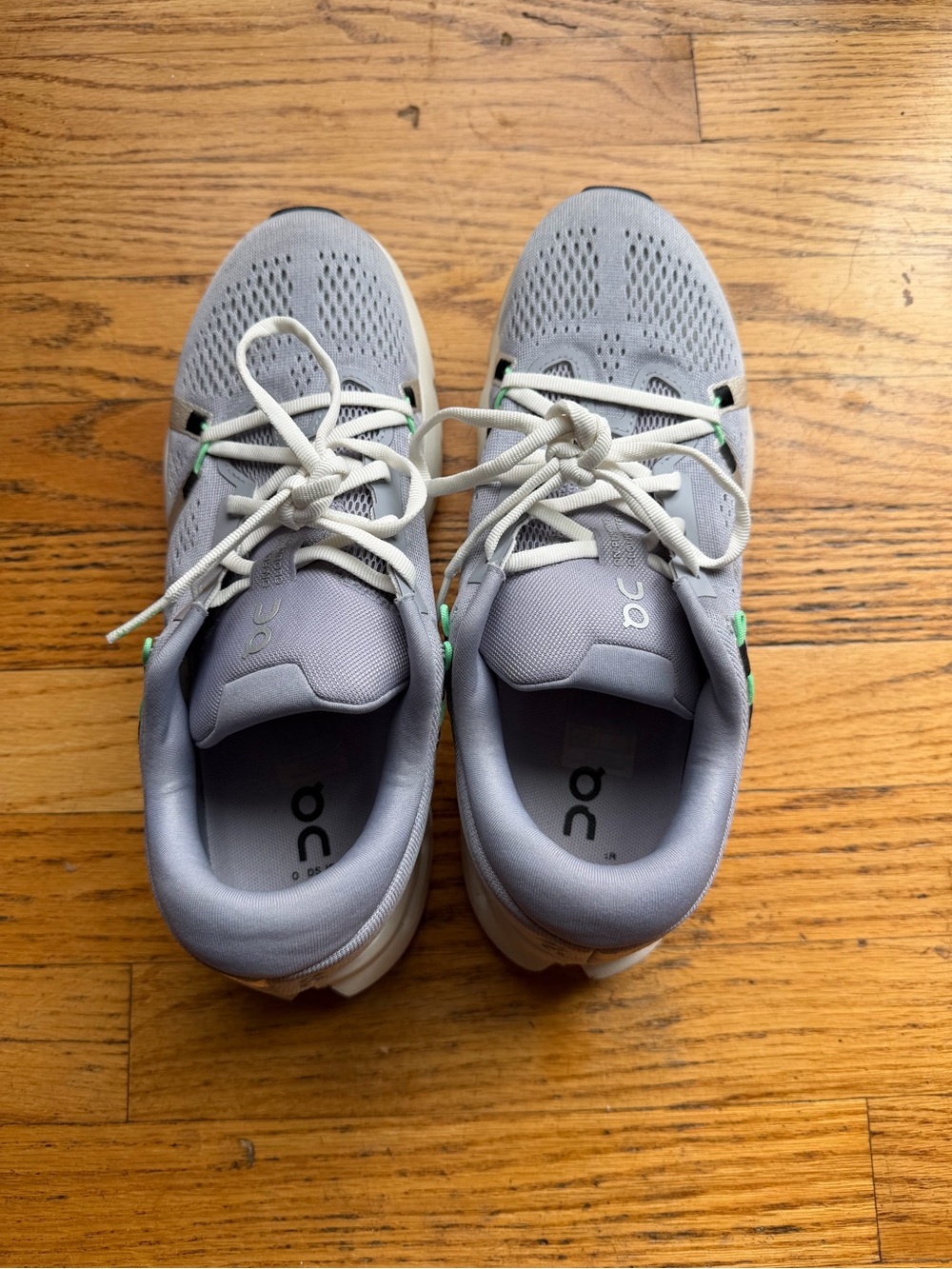 On Cloud Women’s Athletic Shoes in Light Gray